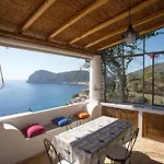 House With Garden And Sea View In