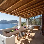 House With Garden And Sea View In 펜션 *
