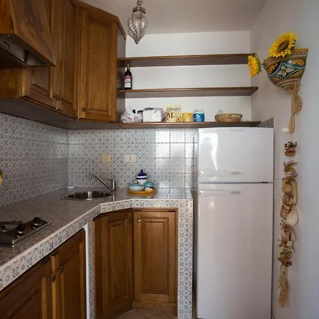 House With Garden And Sea View In Ferienhaus Lipari (Isola Lipari)