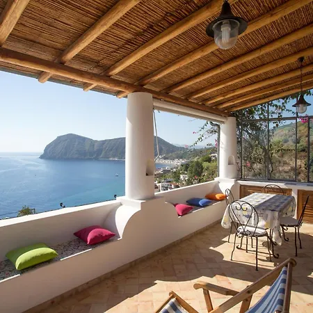 House With Garden And Sea View In Semesterbostad Lipari (Isola Lipari)
