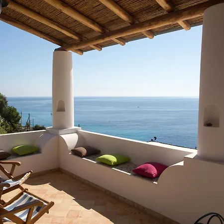 House With Garden And Sea View In