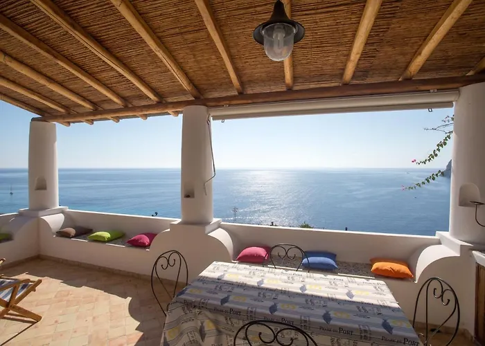 House With Garden And Sea View In