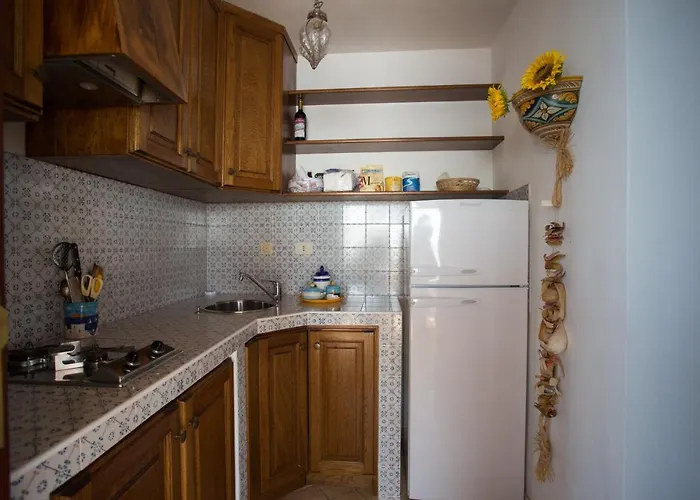 House With Garden And Sea View In Casa de Férias Lípara
