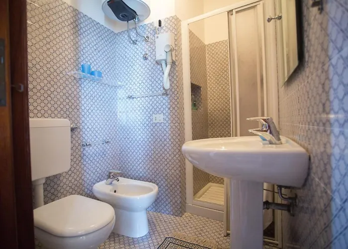 House With Garden And Sea View In Casa de Férias Lípara