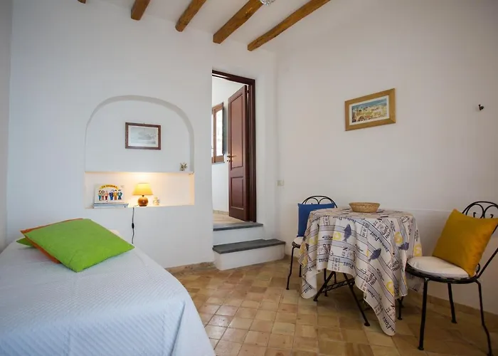 House With Garden And Sea View In